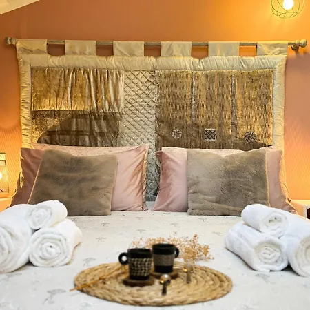 Maison Mezzanotte Mansarda Chic In Centro Con Parcheggio Privato