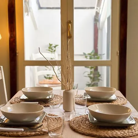 Lejlighed Maison Mezzanotte Mansarda Chic In Centro Con Parcheggio Privato