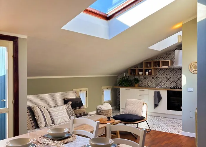 Maison Mezzanotte Mansarda Chic In Centro Con Parcheggio Privato Apartamento