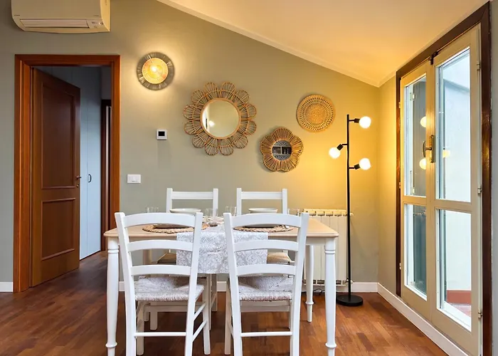 Apartament Maison Mezzanotte Mansarda Chic In Centro Con Parcheggio Privato Rawenna