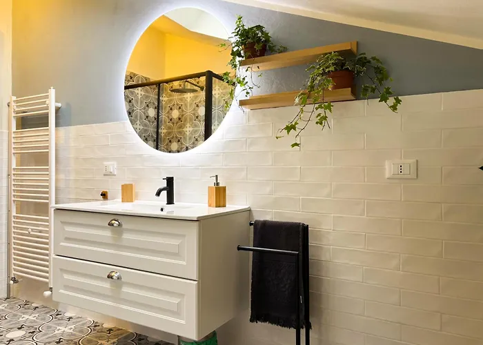 Maison Mezzanotte Mansarda Chic In Centro Con Parcheggio Privato * Rávena