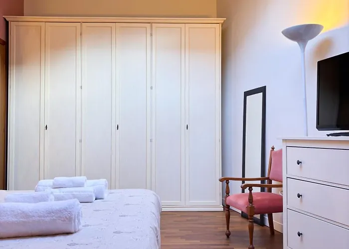 Maison Mezzanotte Mansarda Chic In Centro Con Parcheggio Privato Rávena