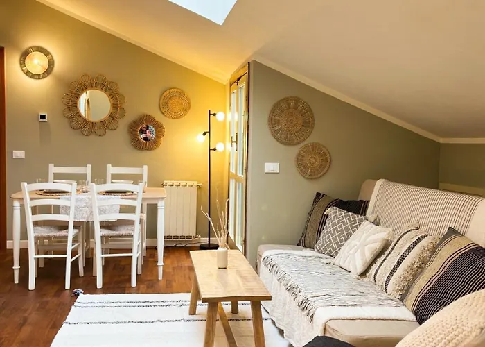 Maison Mezzanotte Mansarda Chic In Centro Con Parcheggio Privato Apartmán