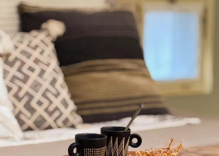 Maison Mezzanotte Mansarda Chic In Centro Con Parcheggio Privato Apartmán