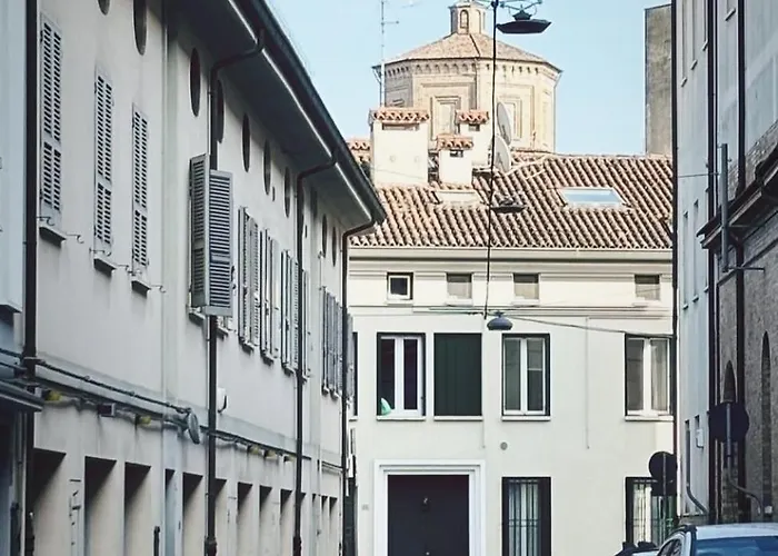 Maison Mezzanotte Mansarda Chic In Centro Con Parcheggio Privato Apartmán